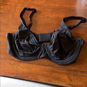 Victoria Secret T-Shirt Bra! (NEVER WORN)